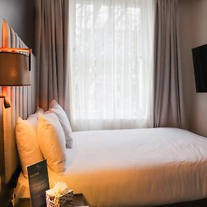Kleine Kamer met een King Size Bed